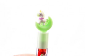 Labial tapa unicornio luna (1).jpg